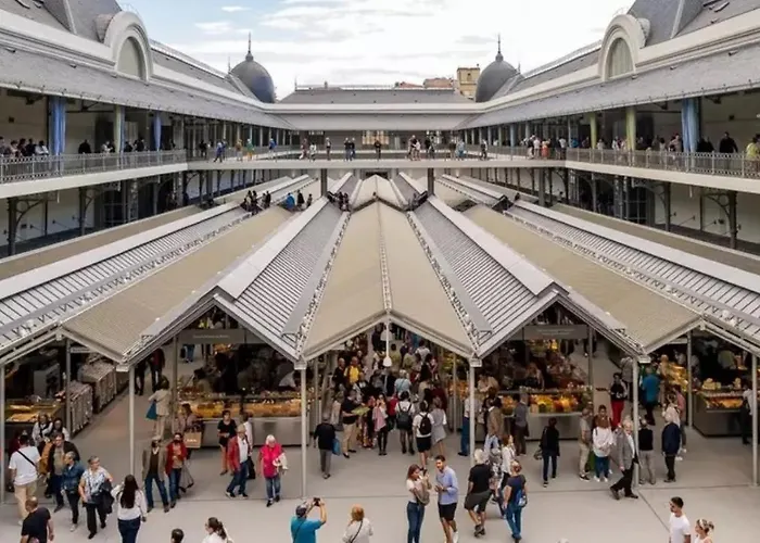 Travessa House T2 Center - With 2 Bedrooms - By Guest *