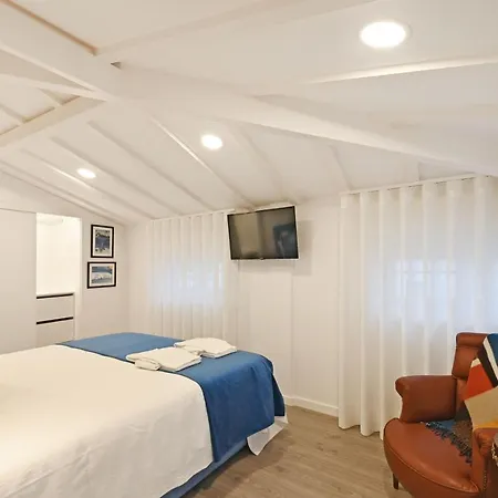 Travessa House T2 Center - With 2 Bedrooms - By Guest