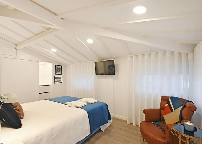 Travessa House T2 Center - With 2 Bedrooms - By Guest